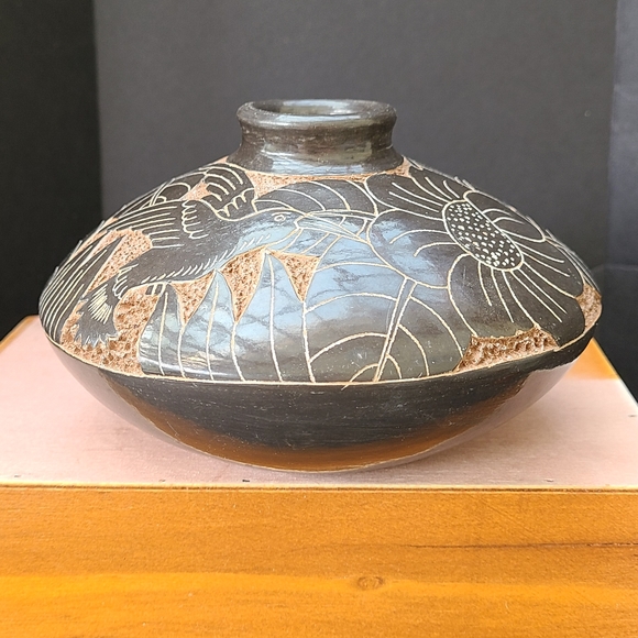 Signed Vintage Mexican Clay  Pottery Vase - Picture 2 of 7